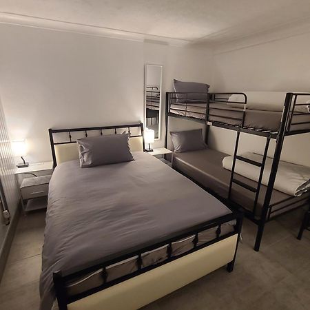 Roomz-Gatwick-London-Airport Parking-Travel Service Ifield Luaran gambar